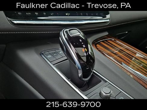 Used 2024 Cadillac Escalade ESV Premium Luxury AWD/4WD image 15