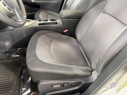 Used 2011 Nissan Rogue SV w/ Premium Pkg AWD/4WD image 12