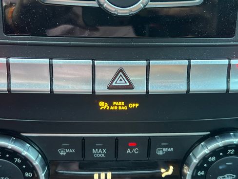 Used 2013 Mercedes-Benz C 250 Sedan image 30