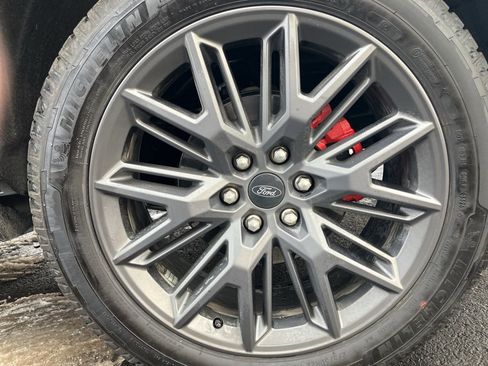 Used 2025 Ford Expedition Max Platinum w/ Stealth Performance Package image 9