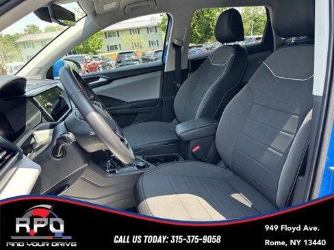 Used 2023 Volkswagen Taos SE w/ Black Wheel Package AWD/4WD image 13