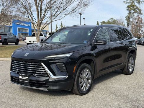 Used 2025 Buick Enclave Preferred image 24