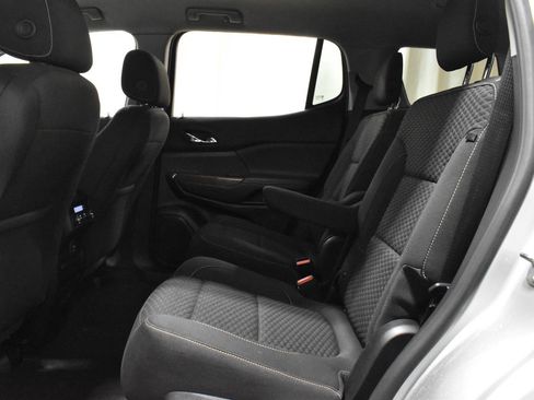 Used 2019 GMC Acadia SLE w/ LPO, Floor Liner Package image 4