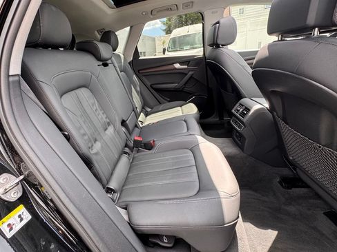 Used 2023 Audi Q5 2.0T Premium w/ Convenience Package AWD/4WD image 21