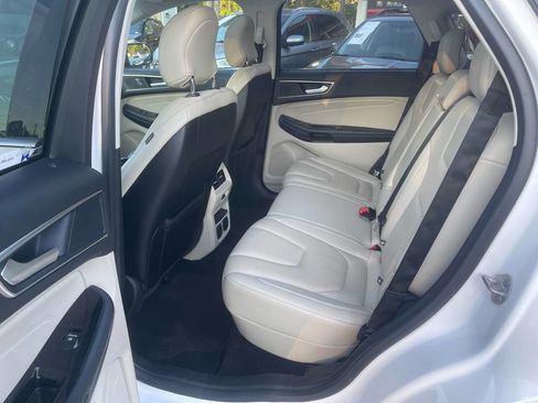 Used 2018 Ford Edge Titanium w/ Equipment Group 302A AWD/4WD image 24
