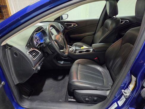 Used 2016 Chrysler 200 C image 8