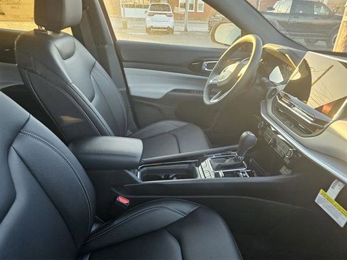 New 2026 Jeep Compass Limited image 8