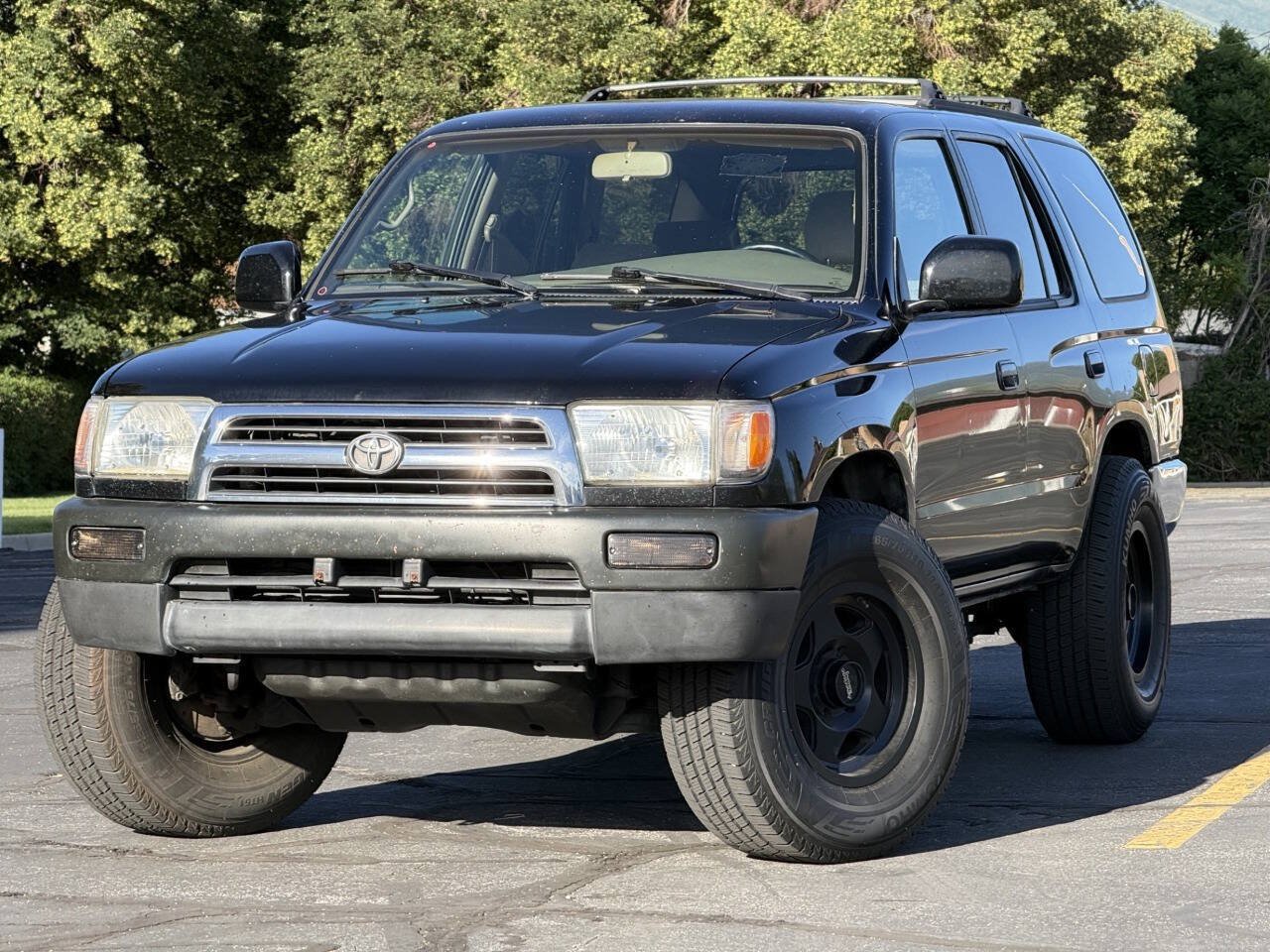 Used 2000 Toyota 4Runner SR5 w/ Upgrade Value Pkg 3 RWD image 1