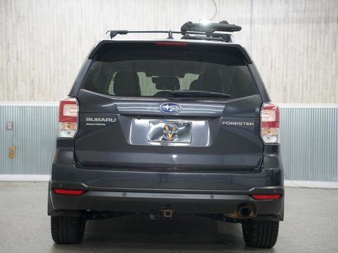 Used 2018 Subaru Forester 2.5i Touring AWD/4WD image 9