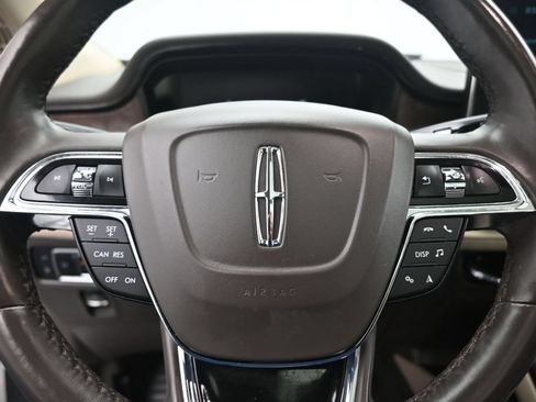 Used 2023 Lincoln Nautilus Reserve w/ Luxury Package AWD/4WD image 11
