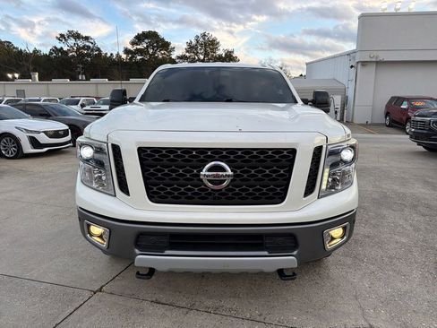 Used 2018 Nissan Titan PRO-4X w/ Pro-4x Convenience Package image 10