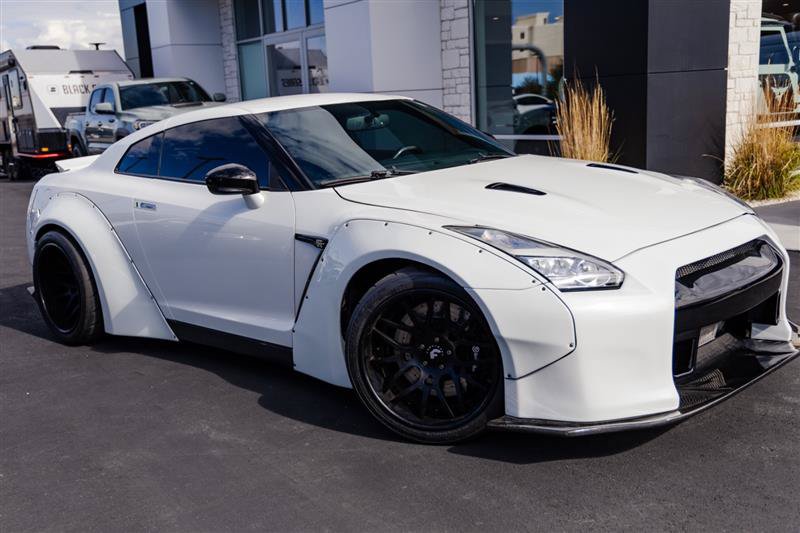 Used 2015 Nissan GT-R Black Edition AWD/4WD image 48