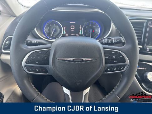 Used 2024 Chrysler Pacifica Touring-L image 26