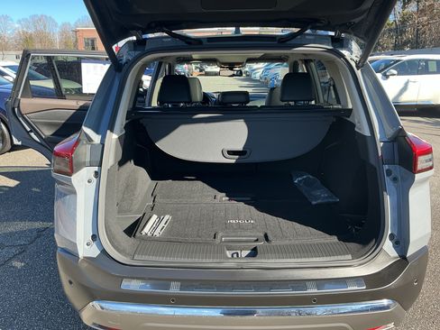 Certified 2021 Nissan Rogue Platinum image 26