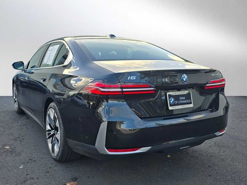 Used 2024 BMW i5 eDrive40i w/ Convenience Package image 5