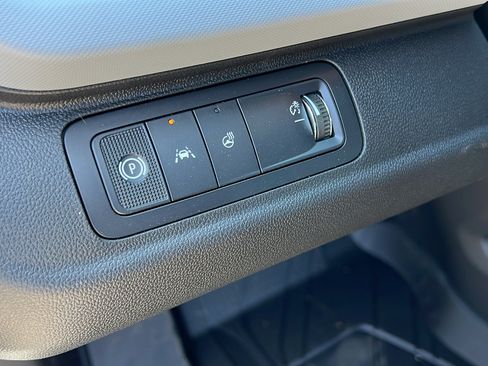 New 2027 Chevrolet Bolt LT w/ Comfort Package FWD image 26