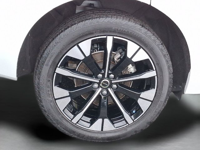 Certified 2026 Volvo XC60 B5 Plus AWD/4WD image 25