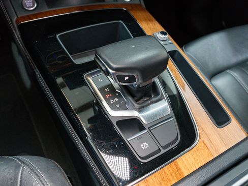 Used 2022 Audi Q5 2.0T Premium Plus image 24