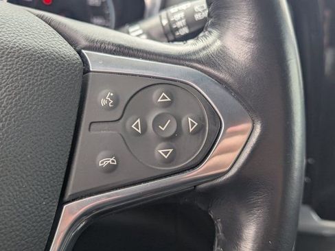 Used 2022 Chevrolet Traverse LT image 19