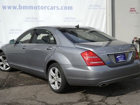 Used 2011 Mercedes-Benz S 550 4MATIC image 4