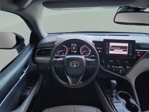 Used 2023 Toyota Camry SE image 11