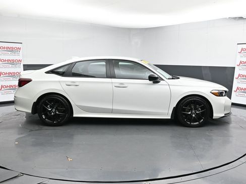Used 2025 Honda Civic Sport image 9