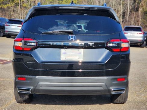 New 2025 Honda Pilot Sport image 5