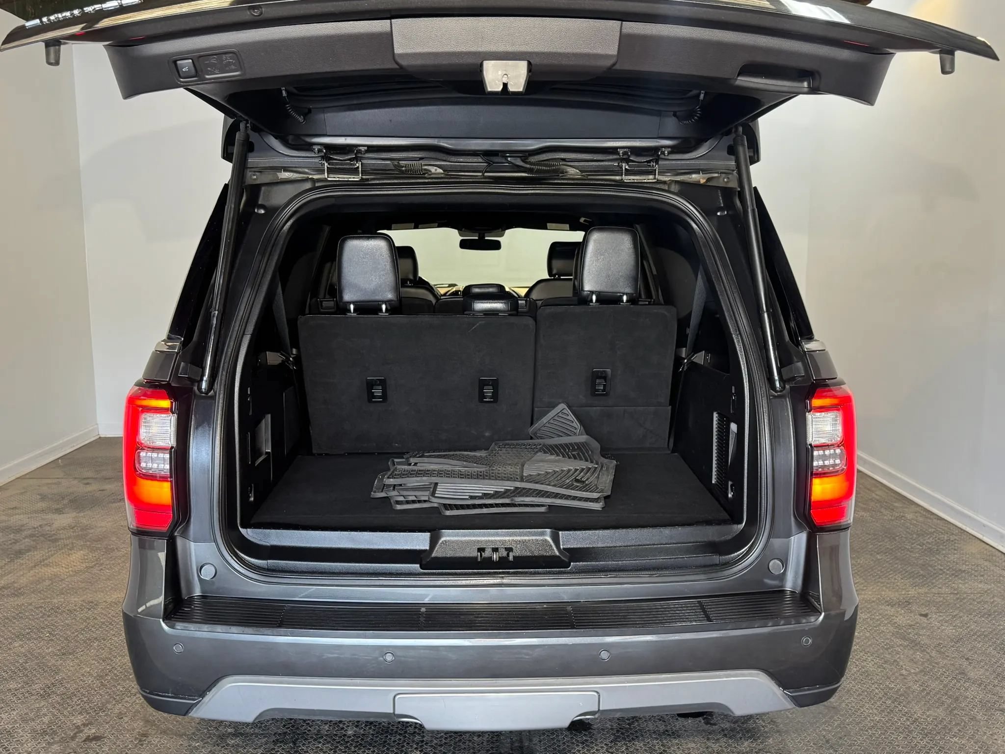 Used 2019 Ford Expedition Max Limited RWD image 32