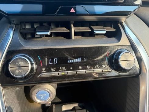 Used 2021 Toyota Venza XLE w/ Carpet Mat Package (TMS) AWD/4WD image 21