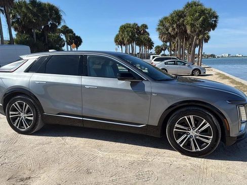 Used 2023 Cadillac Lyriq 2WD image 11