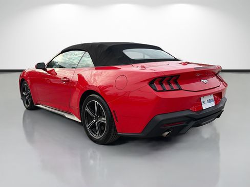Used 2024 Ford Mustang Convertible RWD image 5