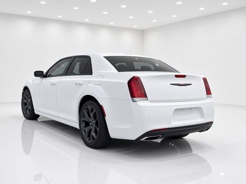 Used 2021 Chrysler 300 S RWD image 3