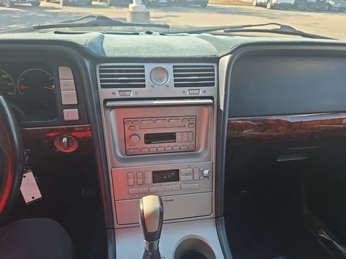 Used 2003 Lincoln Navigator Luxury AWD/4WD image 19
