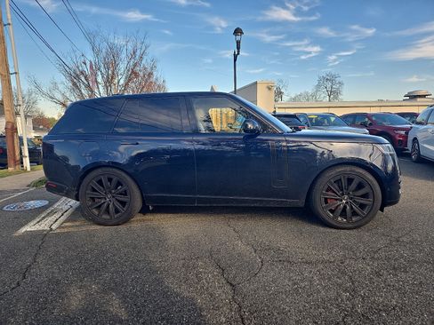 Used 2023 Land Rover Range Rover SE image 7