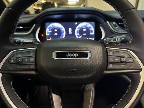 New 2025 Jeep Grand Cherokee L Limited w/ Luxury Tech Group II image 24