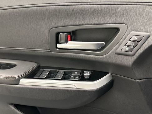 New 2026 Toyota Sienna Platinum AWD/4WD image 18