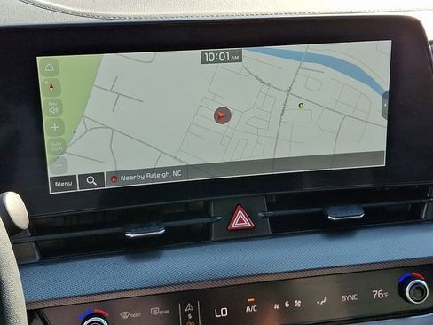 Used 2025 Kia Sportage SX image 20