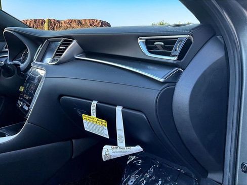 Used 2025 INFINITI QX55 Luxe w/ Cargo Package image 17