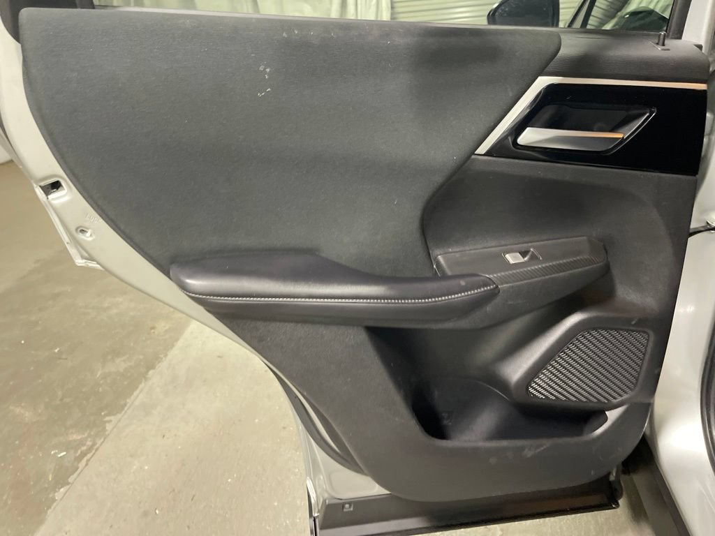 Used 2024 Mitsubishi Outlander ES FWD image 15