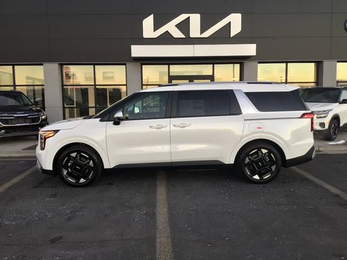 New 2026 Kia Carnival EX image 2