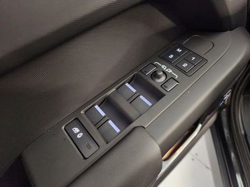 New 2026 Land Rover Defender 110 X-Dynamic SE image 22