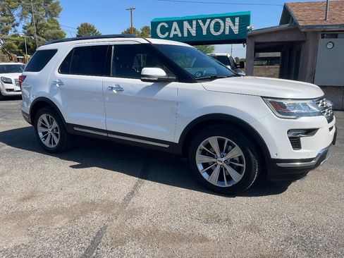 Used 2018 Ford Explorer Limited w/ Equipment Group 301A AWD/4WD image 2