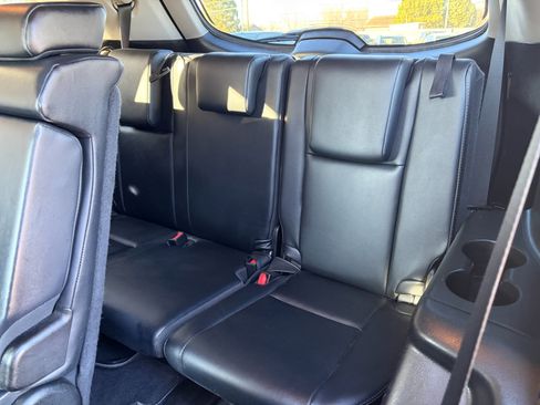 Used 2019 Toyota Highlander XLE image 6