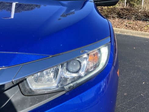 Used 2017 Honda Civic EX-T image 5