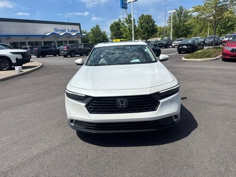 Used 2023 Honda Accord Touring image 3