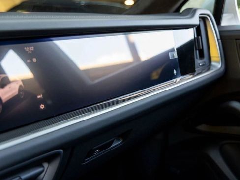 New 2025 Porsche Cayenne Turbo image 78