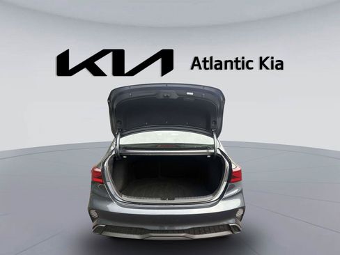 Certified 2023 Kia Forte LXS w/ LXS Technology Package FWD image 8