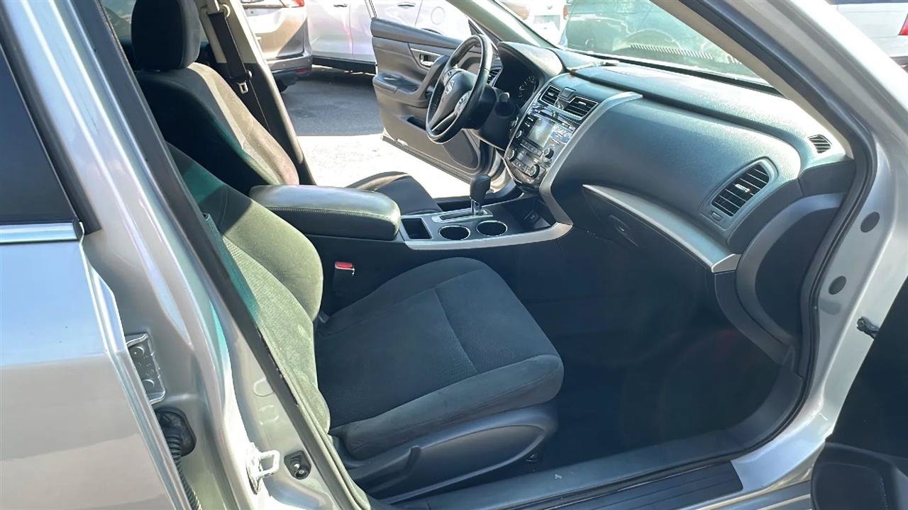 Used 2015 Nissan Altima 2.5 SV w/ Convenience Package FWD image 31