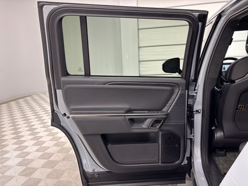 Used 2024 Rivian R1S Adventure AWD/4WD image 17