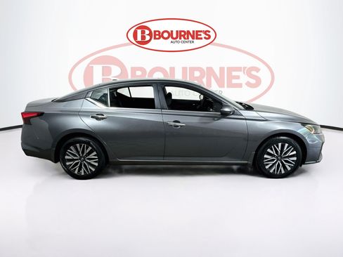 Used 2024 Nissan Altima 2.5 SV w/ SV Premium Package AWD/4WD image 12